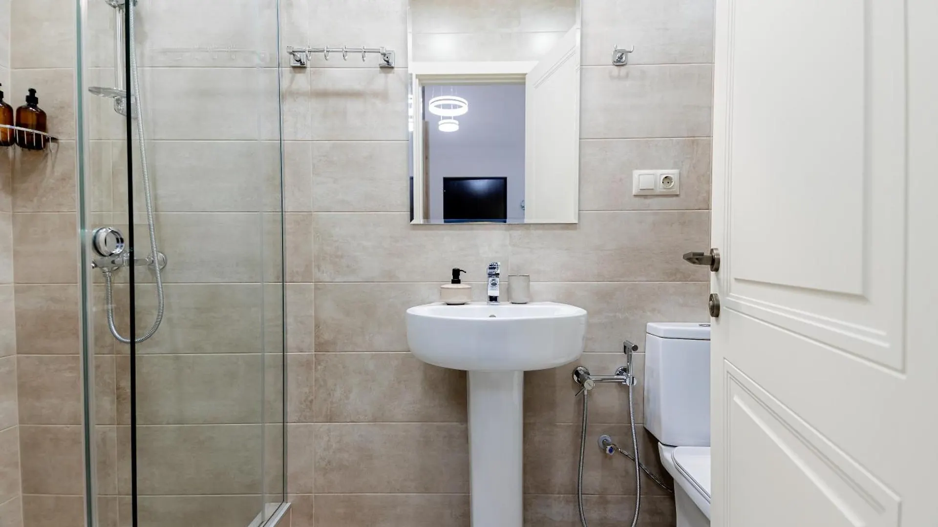 Apartment In Old City Center Тбилиси