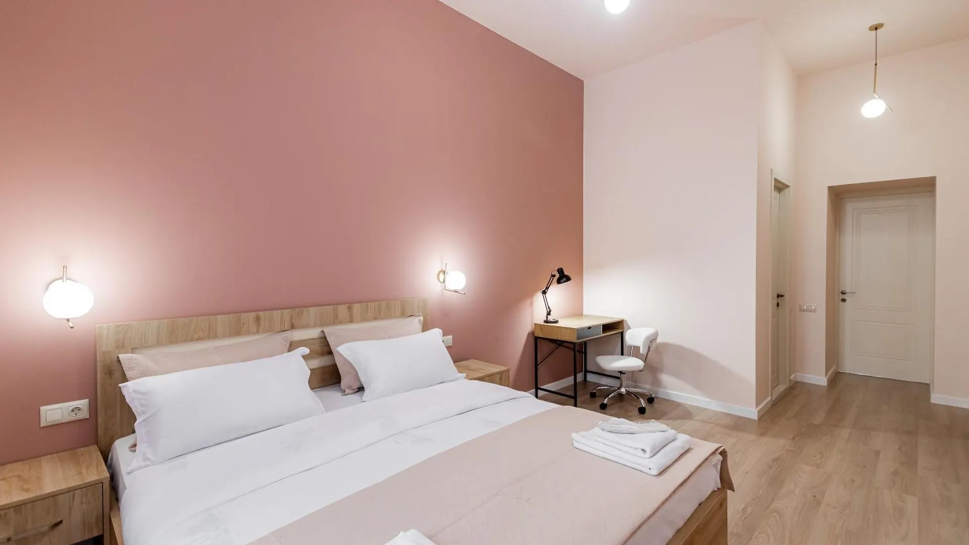 Apartment In Old City Center Тбилиси