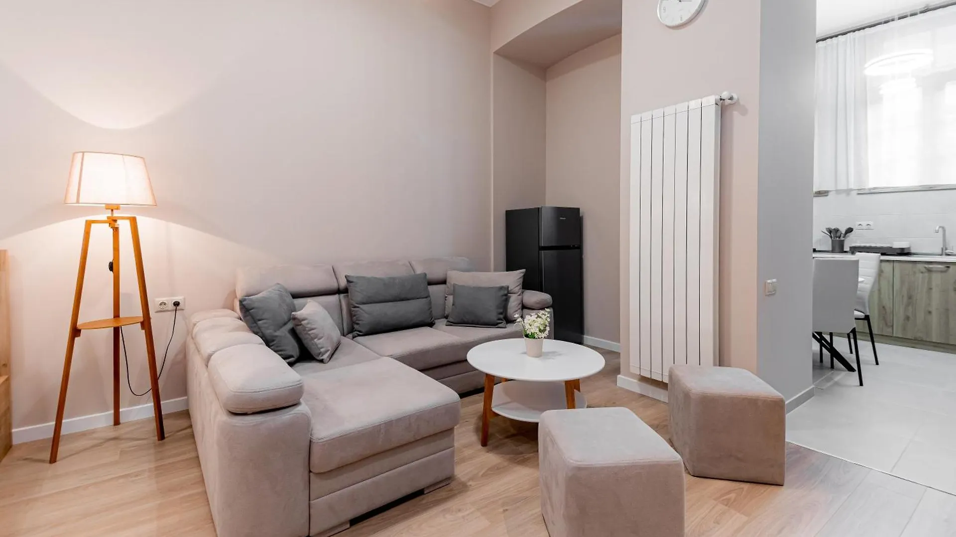Apartment In Old City Center Тбилиси